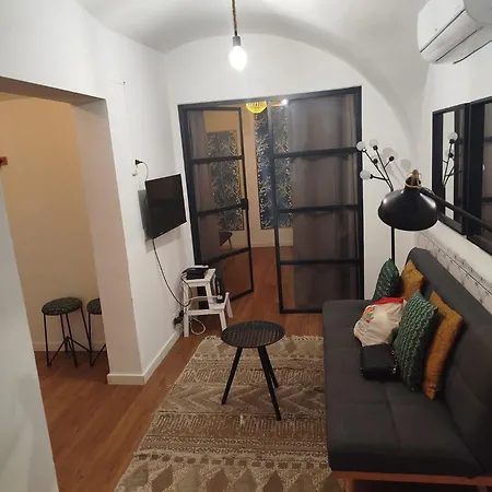 Apartamento Cozy Retreat In The Heart Of The *
