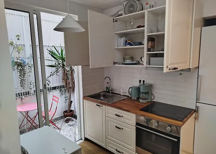 Cozy Retreat In The Heart Of The